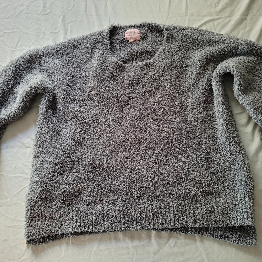 Sweater - Picture 1 of 4